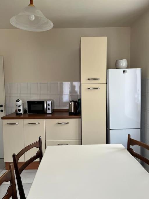 Gabbinoholidayhome Appartamento In Suggestiva Corte Como Eksteriør bilde